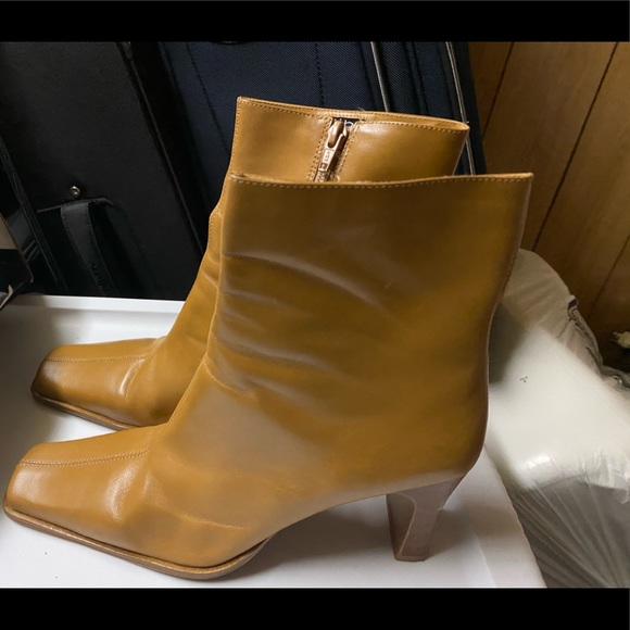 Pre-Owned- Ankle Leather Boots - Picture 5 of 8